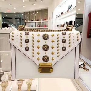 ❤️NWT Micheal Kors studded Whitney bag with Lion emblems - White